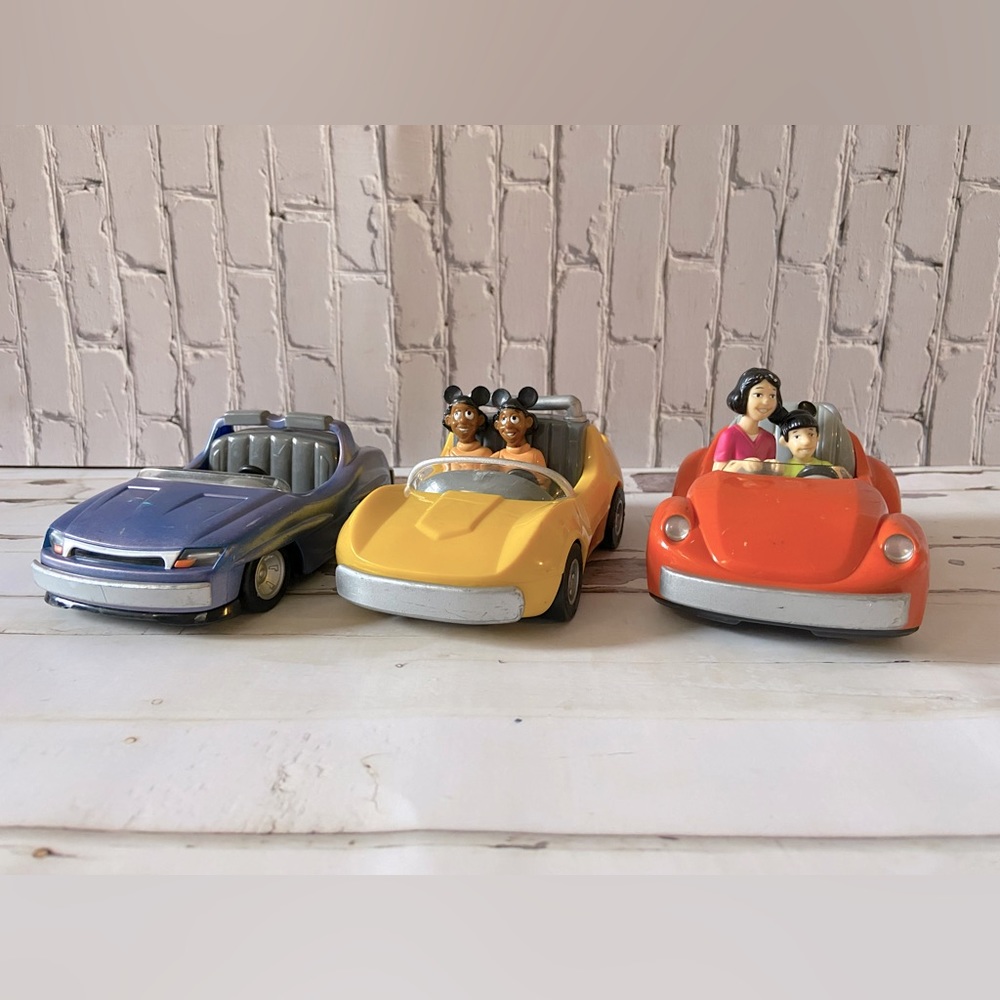 Disney Chevron Autopia Cars Lot - Picture 2 of 10